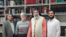 Herrn Abraham Vanieghy, Frau Dr. Heller, Bischof Dr. Isaac Mar Philoxenos, Pfarrer Sam Koshy 